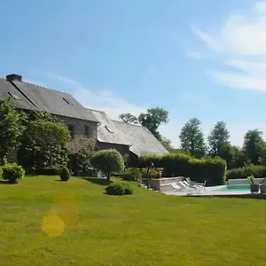 Hébergement de vacances Magnifique Domaine Du Val Ory Avec Piscine, Iffendic